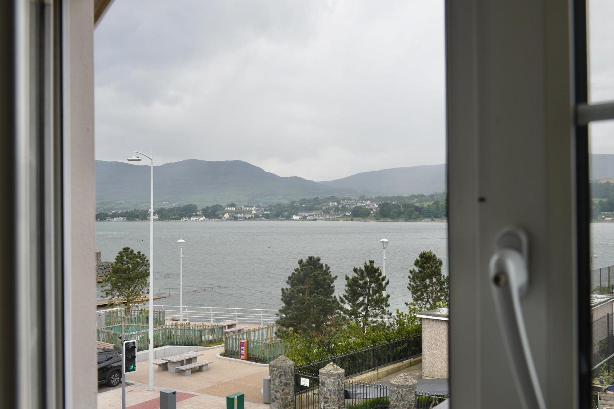 The Lough & Quay Accommodation Town Centre Warrenpoint Exterior foto